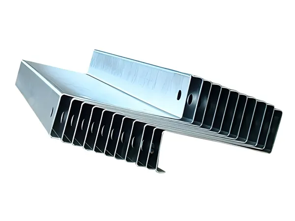 Correa metálica tipo Z, BLT061